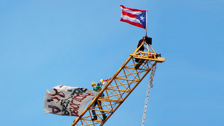 puerto_rico_crane_protest_extended_b_747x420